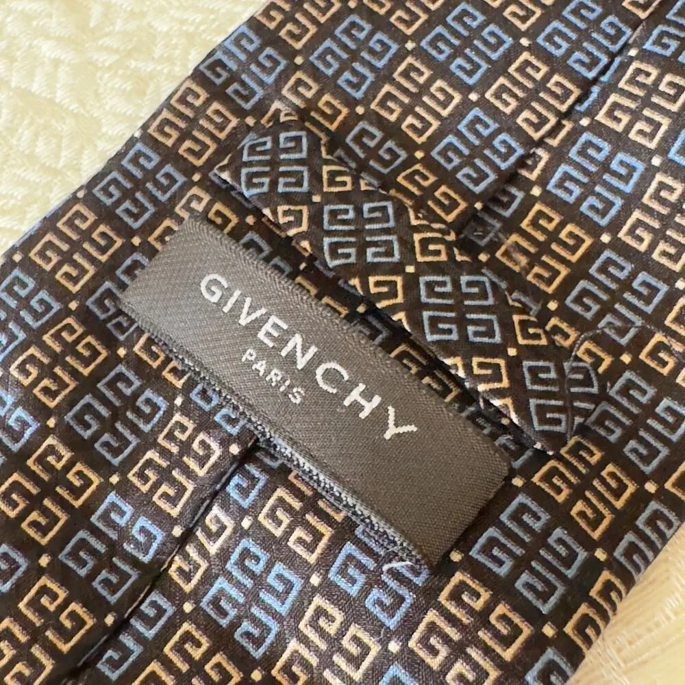 Givenchy Paris 4G 100% Silk Mens Tie Classic Hallmark Monogram Made in Italy